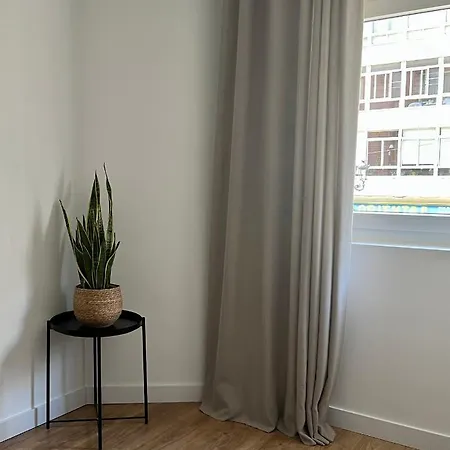 Piso Exclusivo En Céntrico, Negocios, Confort *